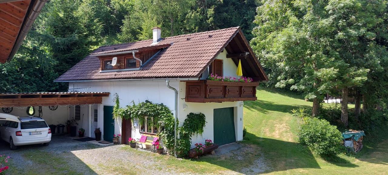 Ferienwohnung Nadine Egger Himmelberg Exterior foto